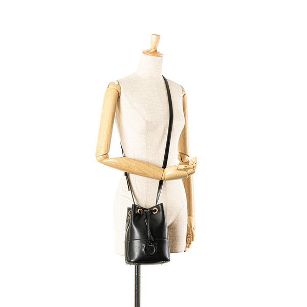 サルヴァトーレフェラガモ ガンチーニ 斜め掛け ショルダーバッグ ブラック レザー レディース Salvatore Ferragamo 【中古】