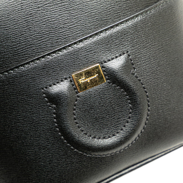 サルヴァトーレフェラガモ ガンチーニ 斜め掛け ショルダーバッグ ブラック レザー レディース Salvatore Ferragamo 【中古】