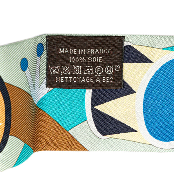 エルメス ツイリー Parade en Fanfare パラード アン ファンファーレ スカーフ ブルー ブラウン レッド マルチカラー シルク レディース HERMES 【中古】