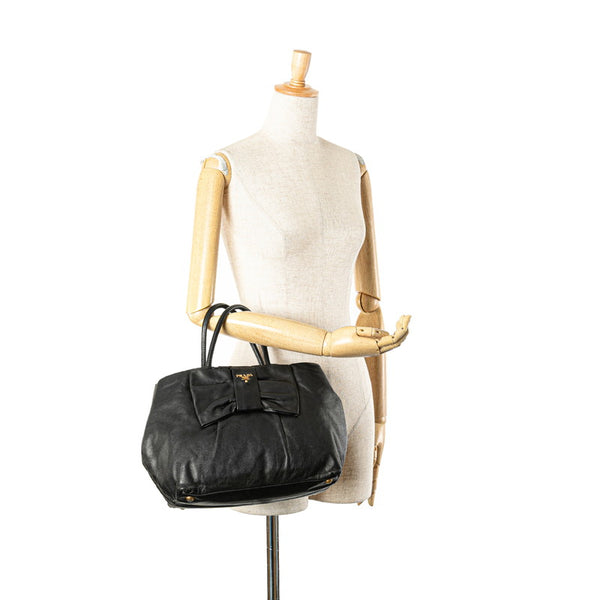 プラダ リボン ハンドバッグ トートバッグ ブラック レザー レディース PRADA 【中古】