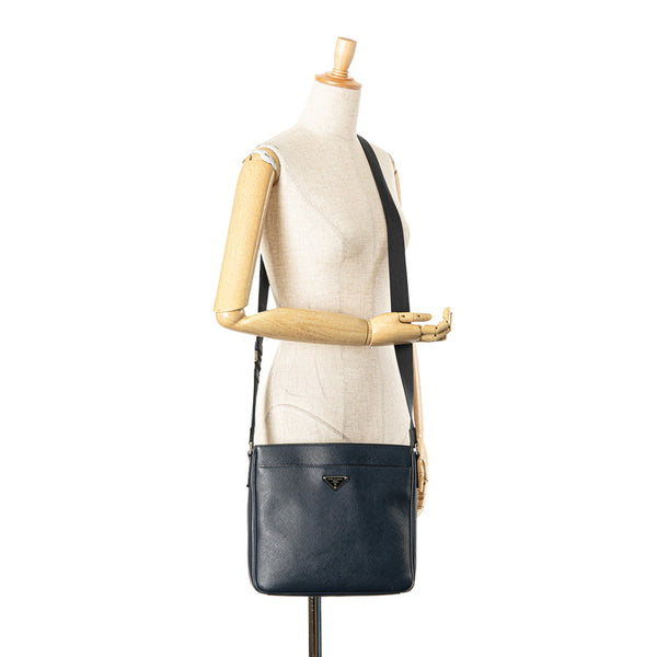 プラダ 三角ロゴプレート サフィアーノ 斜め掛け ショルダーバッグ VA1086 ネイビー レザー レディース PRADA 【中古】