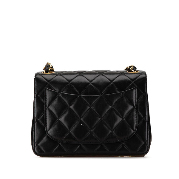 シャネル マトラッセ ココマーク 斜め掛け チェーン ショルダーバッグ ブラック ラムスキン レディース CHANEL 【中古】