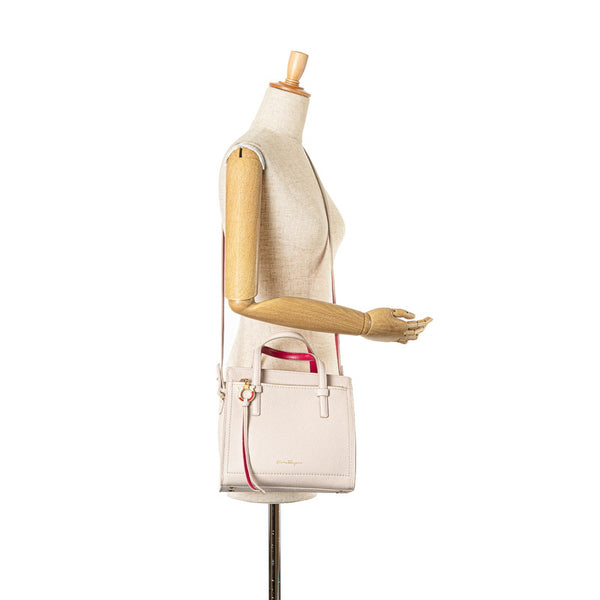 サルヴァトーレフェラガモ ガンチーニ エイミー ハンドバッグ ショルダーバッグ 2WAY EE-21 F478 ベージュ ピンク レザー レディース Salvatore Ferragamo 【中古】