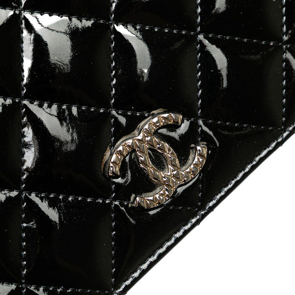 シャネル マトラッセ ココマーク 長財布 ブラック エナメル レディース CHANEL 【中古】