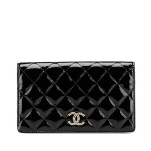 シャネル マトラッセ ココマーク 長財布 ブラック エナメル レディース CHANEL 【中古】