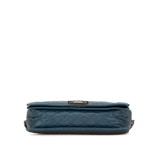 シャネル ボーイシャネル ココマーク チェーンショルダーバッグ ブルー レザー レディース CHANEL 【中古】