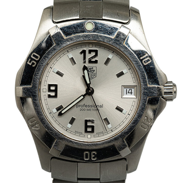 タグホイヤー プロフェッショナル200 腕時計 WN111C-0 クオーツ シルバー文字盤 ステンレススチール メンズ TAG HEUER 【中古】