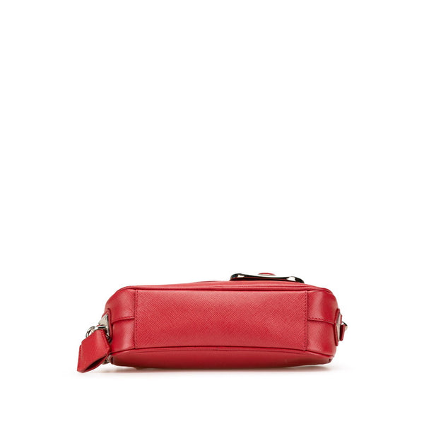 プラダ バックル 斜め掛け ショルダーバッグ  レッド サフィアーノレザー レディース PRADA 【中古】
