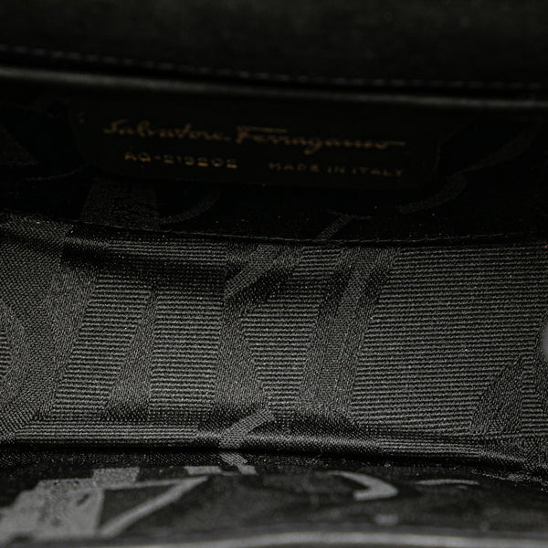 サルヴァトーレフェラガモ ヴァラリボン チェーン ショルダーバッグ ブラック スエード レディース Salvatore Ferragamo 【中古】