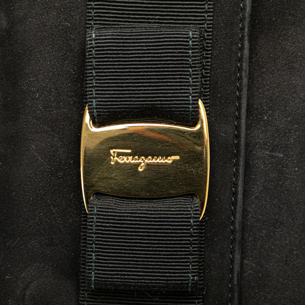 サルヴァトーレフェラガモ ヴァラリボン チェーン ショルダーバッグ ブラック スエード レディース Salvatore Ferragamo 【中古】