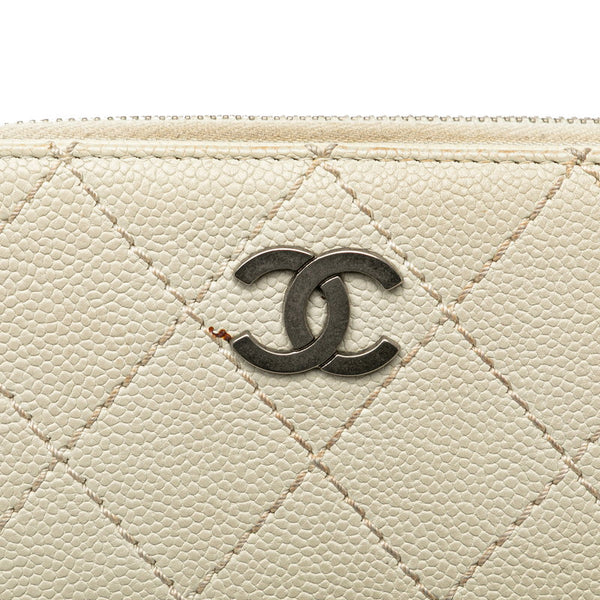 シャネル マトラッセ ココマーク 長財布 ラウンドファスナー ベージュ アイボリー ラムスキン レディース CHANEL 【中古】
