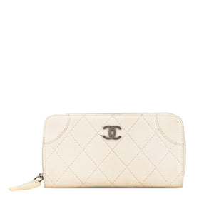 シャネル マトラッセ ココマーク 長財布 ラウンドファスナー ベージュ アイボリー ラムスキン レディース CHANEL 【中古】