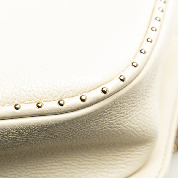 シャネル マトラッセ ココマーク スタッズ チェーン ショルダーバッグ ホワイト キャビアスキン レディース CHANEL 【中古】