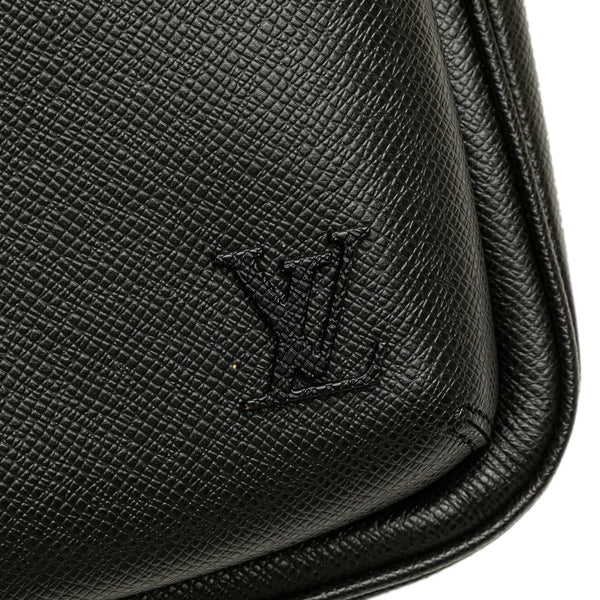 ルイ ヴィトン タイガ アヴェニュー スリングバッグ  ボディバッグ ショルダーバック M30863 ブラック レザー メンズ LOUIS VUITTON 【中古】