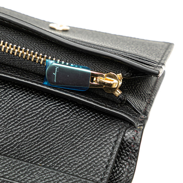 サルヴァトーレフェラガモ ヴァラ リボン 二つ折り財布 22D515 ブラック レザー レディース Salvatore Ferragamo 【中古】