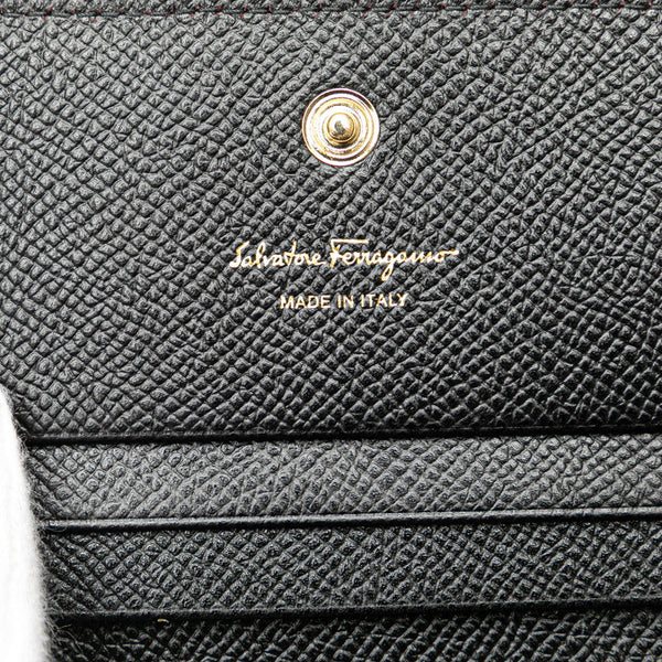 サルヴァトーレフェラガモ ヴァラ リボン 二つ折り財布 22D515 ブラック レザー レディース Salvatore Ferragamo 【中古】