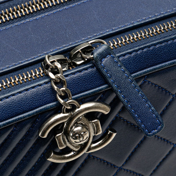 シャネル ボーイシャネル チェーン ショルダーバッグ カメラバッグ ネイビー ラムスキン レディース CHANEL 【中古】