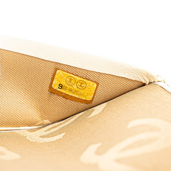 シャネル ココマーク 手帳カバー ホワイト キャビアスキン レディース CHANEL 【中古】