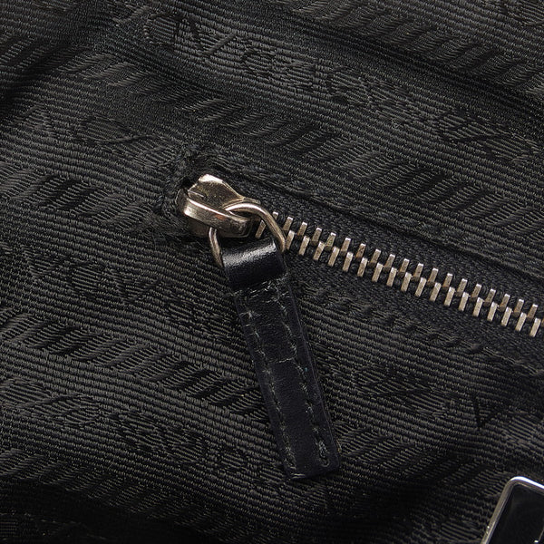 プラダ 三角ロゴプレート ハンドバッグ ブラック レザー レディース PRADA 【中古】
