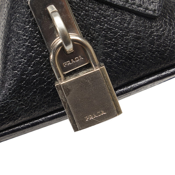 プラダ 三角ロゴプレート ハンドバッグ ブラック レザー レディース PRADA 【中古】