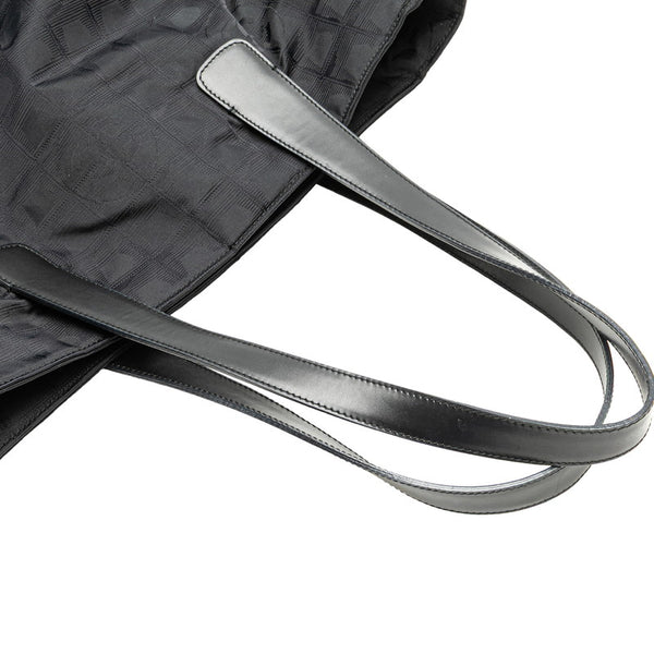 シャネル ニュートラベルライン トートGM ハンドバッグ トートバッグ ブラック ナイロン レザー レディース CHANEL 【中古】