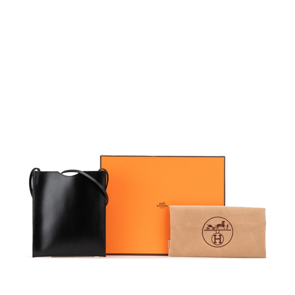 エルメス オニメトゥ 斜め掛け ショルダーバッグ ブラック ボックスカーフ レディース HERMES 【中古】