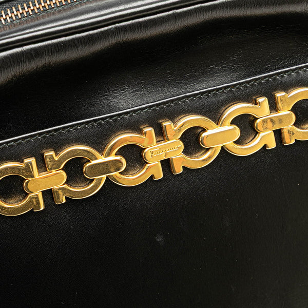 サルヴァトーレフェラガモ ガンチーニ 斜め掛け ショルダーバッグ  BA21 5195 ブラック レザー レディース Salvatore Ferragamo 【中古】