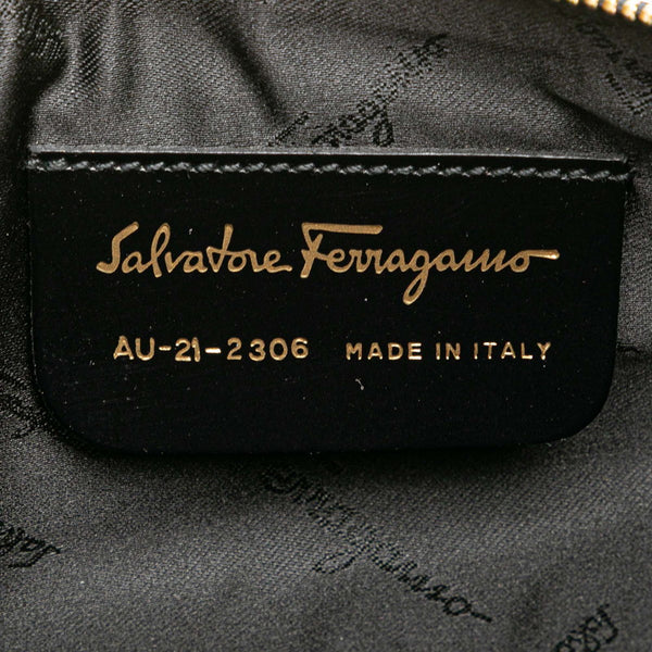 サルヴァトーレフェラガモ ガンチーニ ワンショルダーバッグ ポーチ AU-21-2036 ブラック レザー レディース Salvatore Ferragamo 【中古】