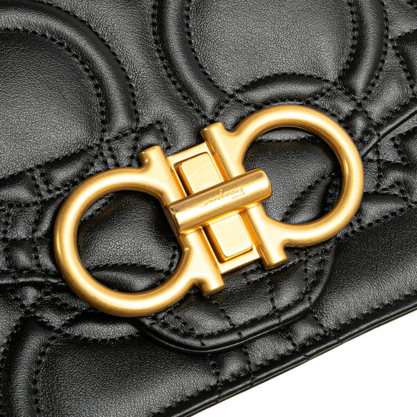 サルヴァトーレフェラガモ ガンチーニ チェーン ショルダーバッグ ブラック レザー レディース Salvatore Ferragamo 【中古】