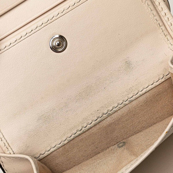 サルヴァトーレフェラガモ ガンチーニ 花 フラワー モチーフ 二つ折り財布 ベージュ レッド マルチカラー レザー レディース Salvatore Ferragamo 【中古】