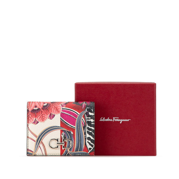 サルヴァトーレフェラガモ ガンチーニ 花 フラワー モチーフ 二つ折り財布 ベージュ レッド マルチカラー レザー レディース Salvatore Ferragamo 【中古】