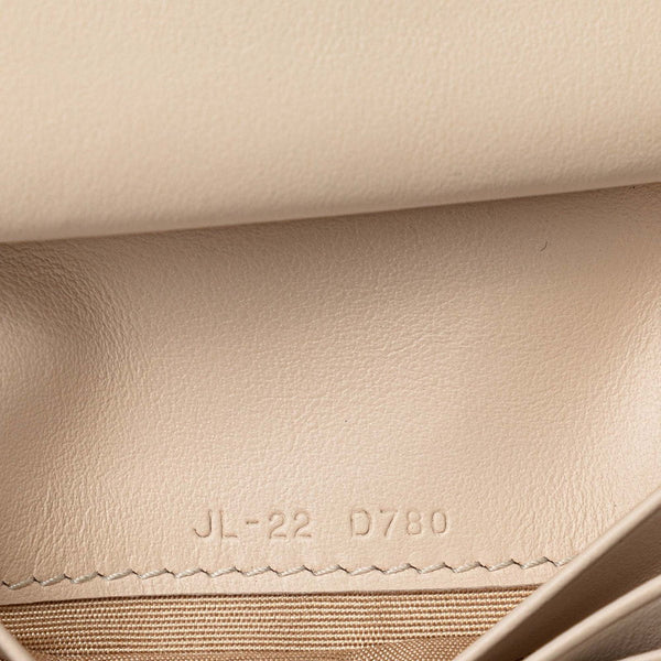 サルヴァトーレフェラガモ ガンチーニ 花 フラワー モチーフ 二つ折り財布 ベージュ レッド マルチカラー レザー レディース Salvatore Ferragamo 【中古】