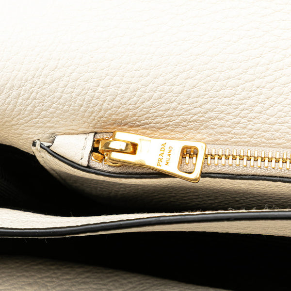 プラダ 斜め掛け ショルダーバッグ 1BD159 ホワイト ヴィッテロダイノレザー レディース PRADA 【中古】