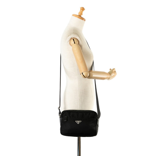 プラダ 三角ロゴプレート テスート ショルダーバッグ ブラック ナイロン レザー レディース PRADA 【中古】