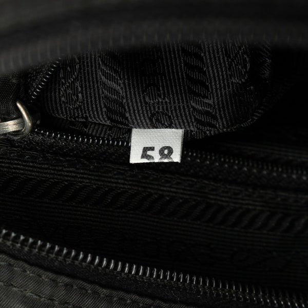 プラダ 三角ロゴプレート テスート ショルダーバッグ ブラック ナイロン レザー レディース PRADA 【中古】