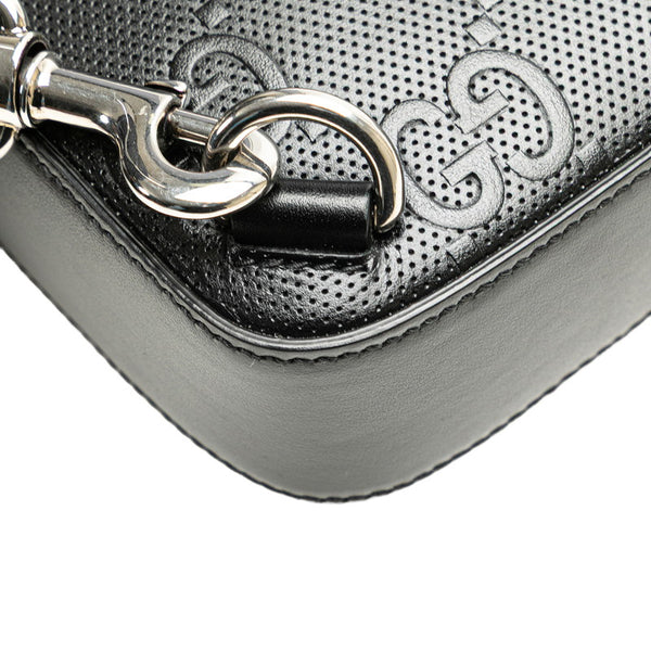 グッチ GGエンボス ボディバッグ クロスバッグ 700431 ブラック パンチングレザー メンズ GUCCI 【中古】