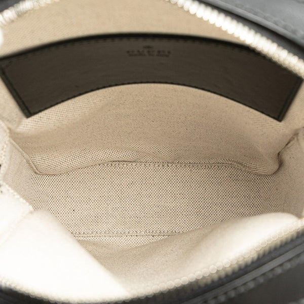 グッチ GGエンボス ボディバッグ クロスバッグ 700431 ブラック パンチングレザー メンズ GUCCI 【中古】