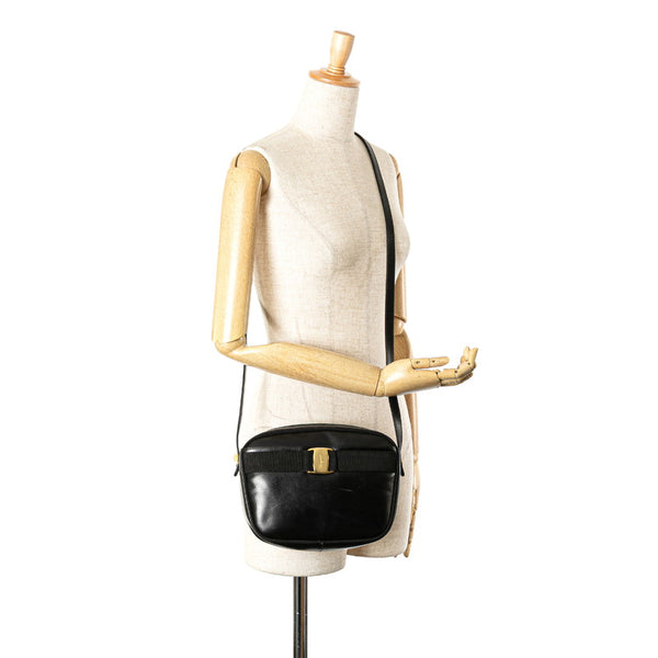 サルヴァトーレフェラガモ ヴァラ ショルダーバッグ ブラック レザー レディース Salvatore Ferragamo 【中古】