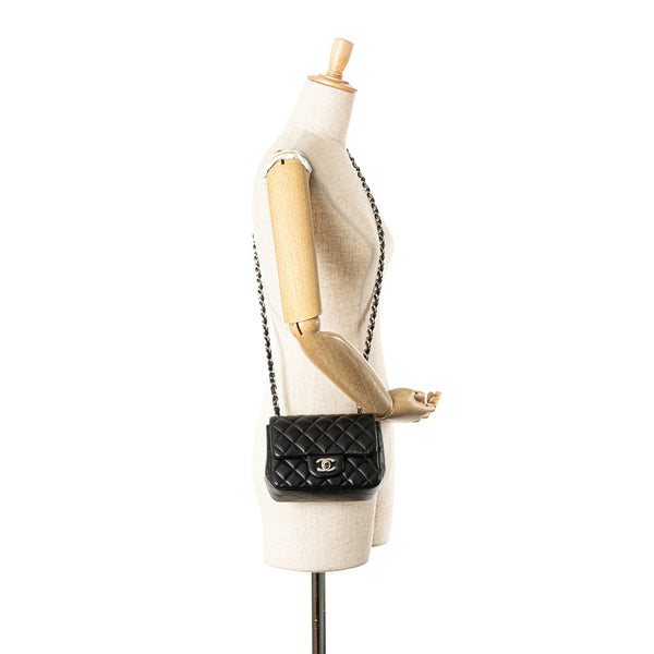 シャネル マトラッセ ココマーク ミニ チェーン ショルダーバッグ ブラック ラムスキン レディース CHANEL 【中古】