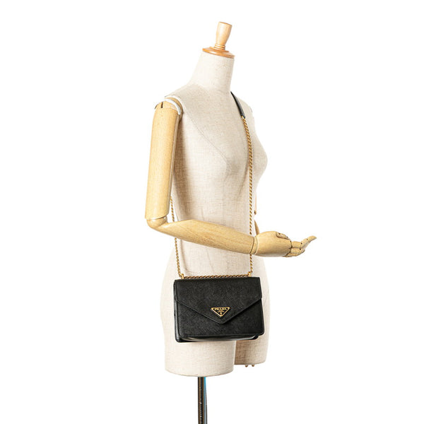 プラダ 三角ロゴプレート チェーン ショルダーバッグ ブラック サフィアーノレザー レディース PRADA 【中古】