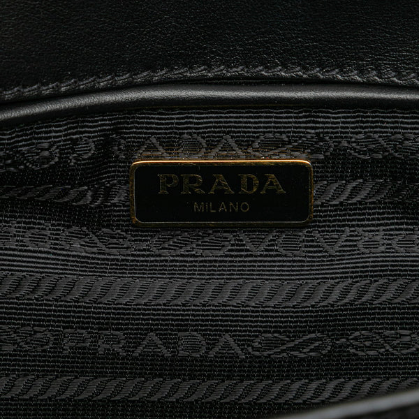 プラダ 三角ロゴプレート チェーン ショルダーバッグ ブラック サフィアーノレザー レディース PRADA 【中古】