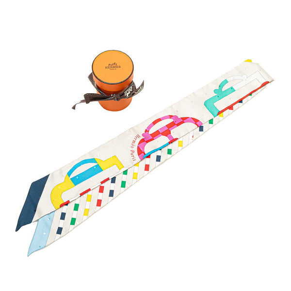 エルメス ツイリー Bouclerie Moderne モダンなバックル スカーフ アイボリー グレー マルチカラー シルク レディース HERMES 【中古】