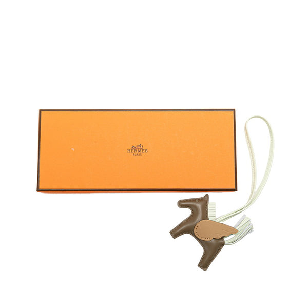 エルメス ロデオ ペガサスPM チャーム エトゥープ ヴェールフィズ ビスキュイ アニョーミロ スイフト レディース HERMES 【中古】