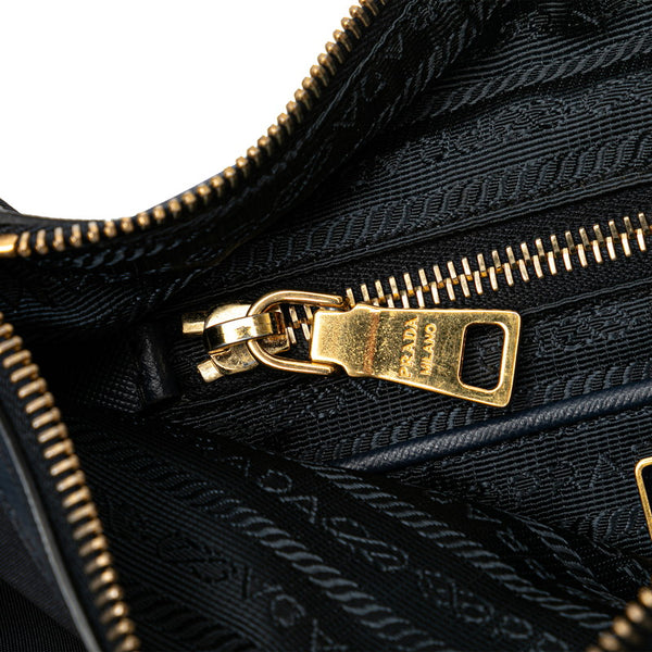 プラダ 三角ロゴプレート テスート 斜め掛け ショルダーバッグ ネイビー ナイロン レザー レディース PRADA 【中古】