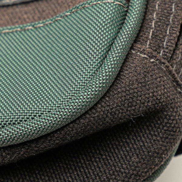 シャネル スポーツライン ココマーク アームポーチ  ブラック グリーン キャンバス レディース CHANEL 【中古】