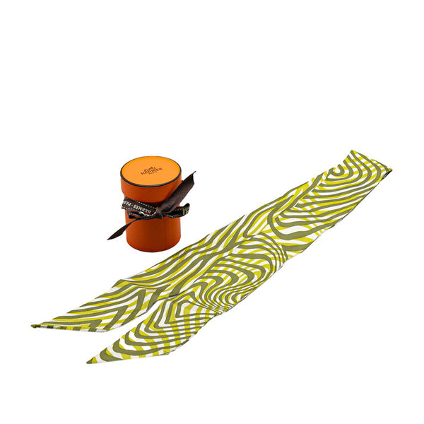 エルメス ツイリー ONDE DE CHIC 洗練の波 スカーフ グリーン シルク レディース HERMES 【中古】