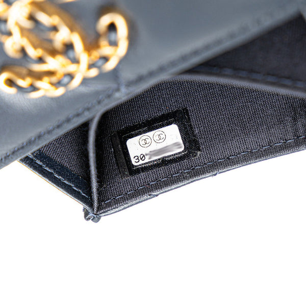 シャネル マトラッセ ココマーク 斜め掛け チェーンウォレット ネイビー ラムスキン レディース CHANEL 【中古】
