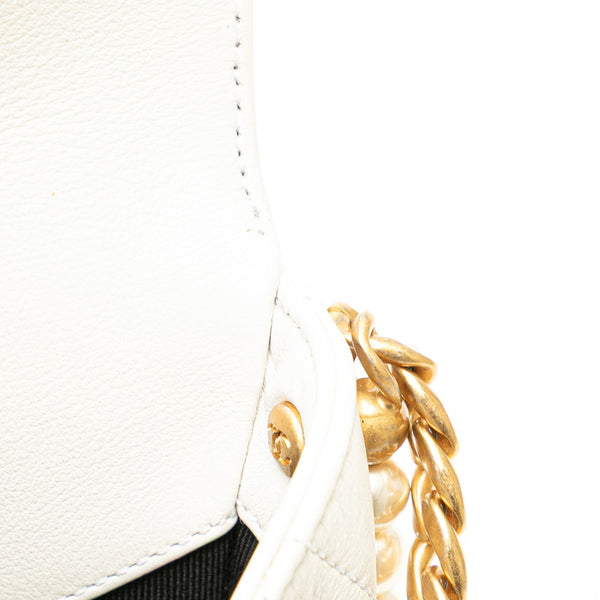 シャネル マトラッセ ココマーク チェーン ショルダーバッグ ホワイト レザー フェイクパール レディース CHANEL 【中古】