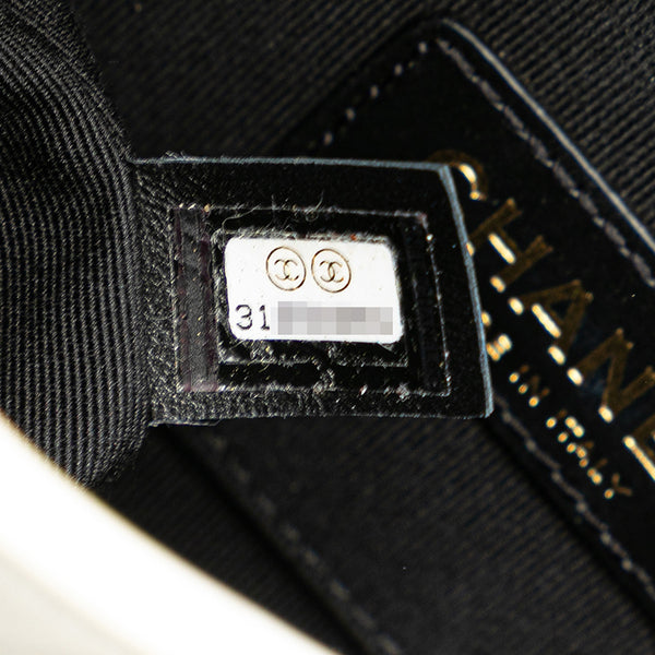 シャネル マトラッセ ココマーク チェーン ショルダーバッグ ホワイト レザー フェイクパール レディース CHANEL 【中古】