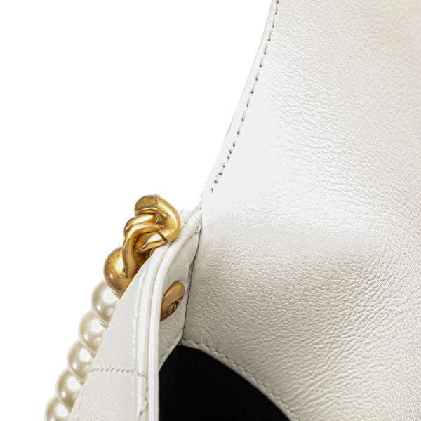 シャネル マトラッセ ココマーク チェーン ショルダーバッグ ホワイト レザー フェイクパール レディース CHANEL 【中古】